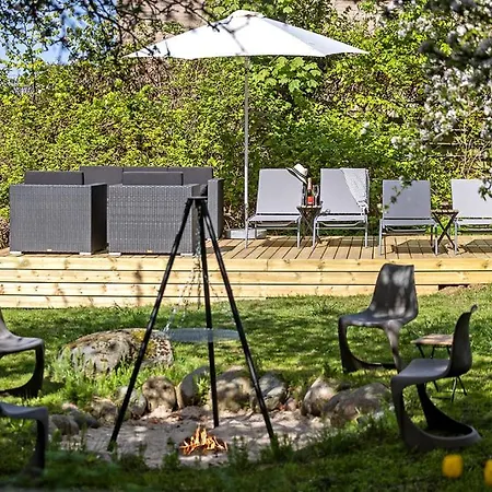 Apartamento Small, Cozy Penthouse With Free Parking *