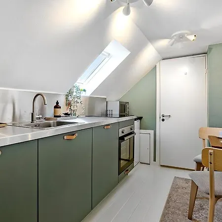 Small, Cozy Penthouse With Free Parking * Ålborg