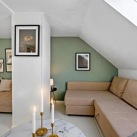 Small, Cozy Penthouse With Free Parking *